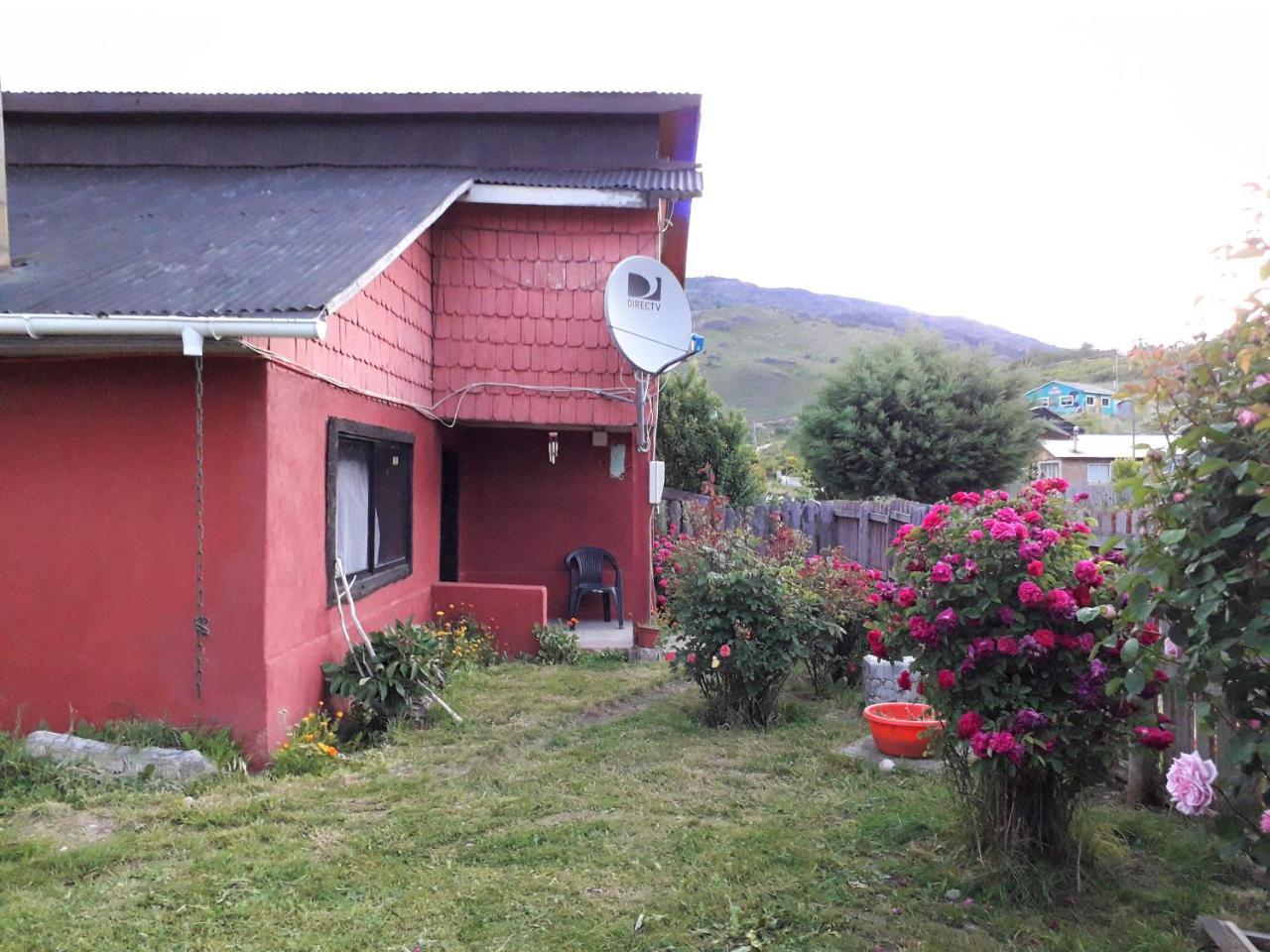 Hostal Y Cabanas Peumayen Puerto Guadal Exterior photo